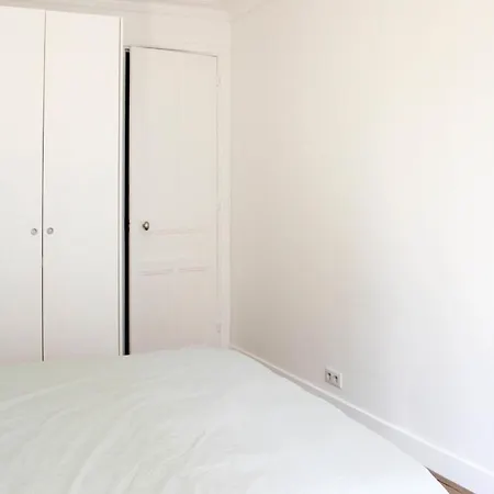Pretty Cocoon Near Beaugrenelle Apartment Paris